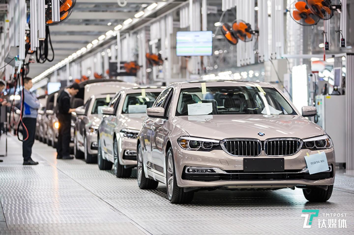 传统动力车型和新能源车型的柔性和共线生产