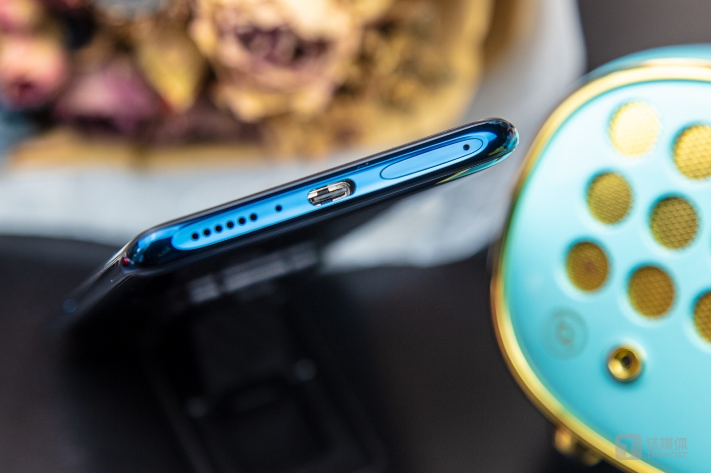 取消3.5mm接口，底部Type-C接口