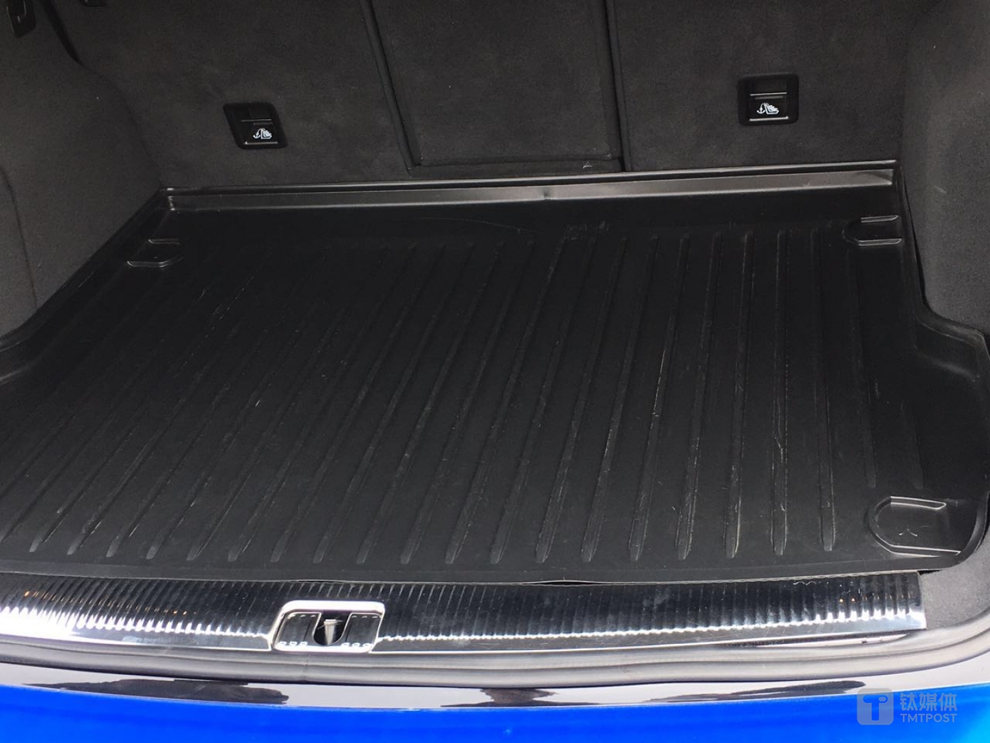 德尔福自动驾驶车辆的后备箱