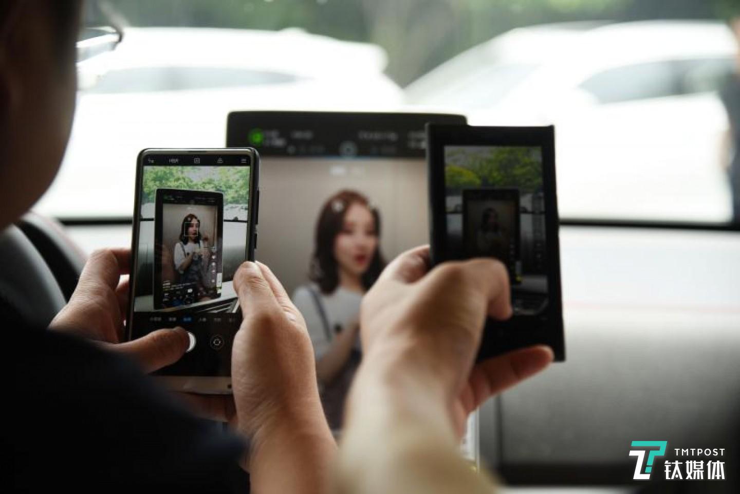 当车内中控大屏就能刷抖音时，你还用手机吗？