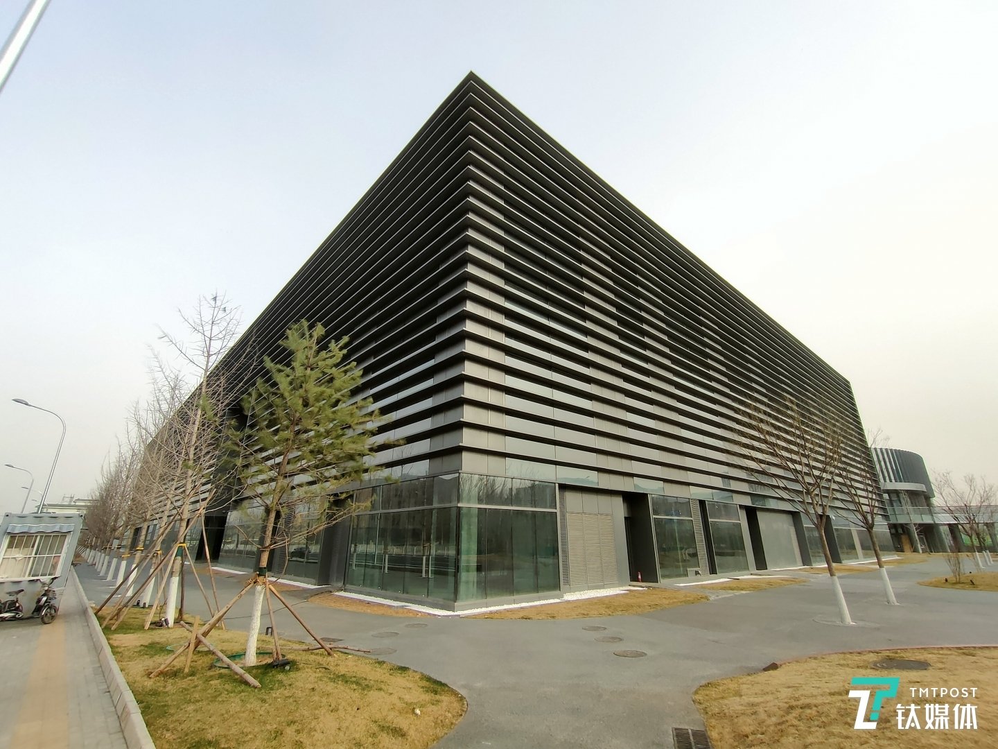 更多样张 焦距:1.66毫米 光圈:f/2.3 ISO:100 快门:1/400