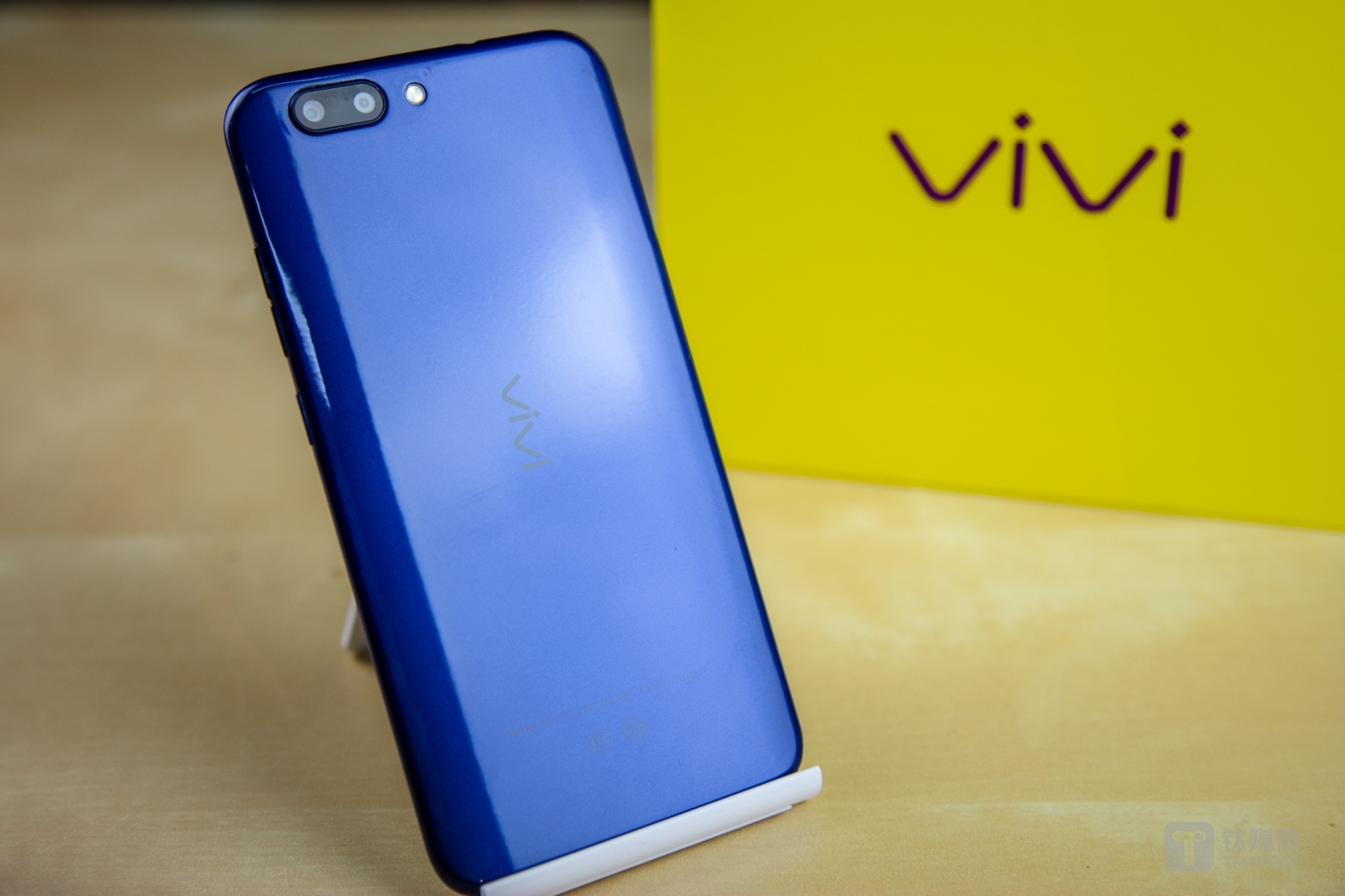 如深海版蔚蓝的塑料材质背壳