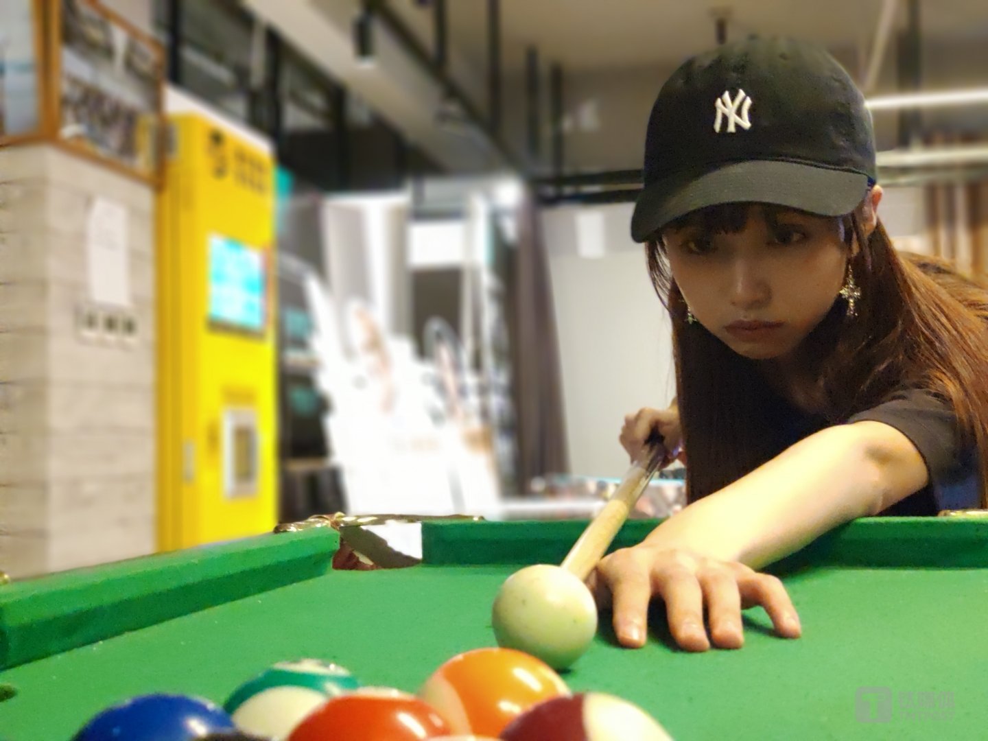 低光人像-焦距:5.2mm,光圈:f2.4,快门速度:1/33