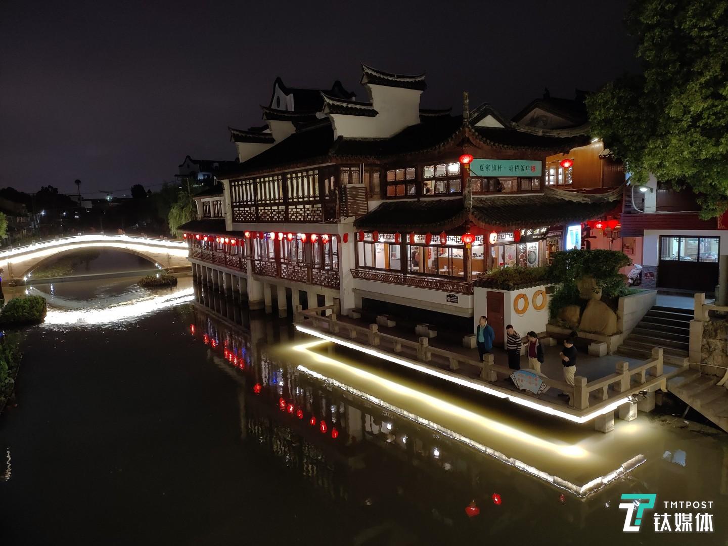 焦距：4.74mm，光圈f/1.7，ISO：1691