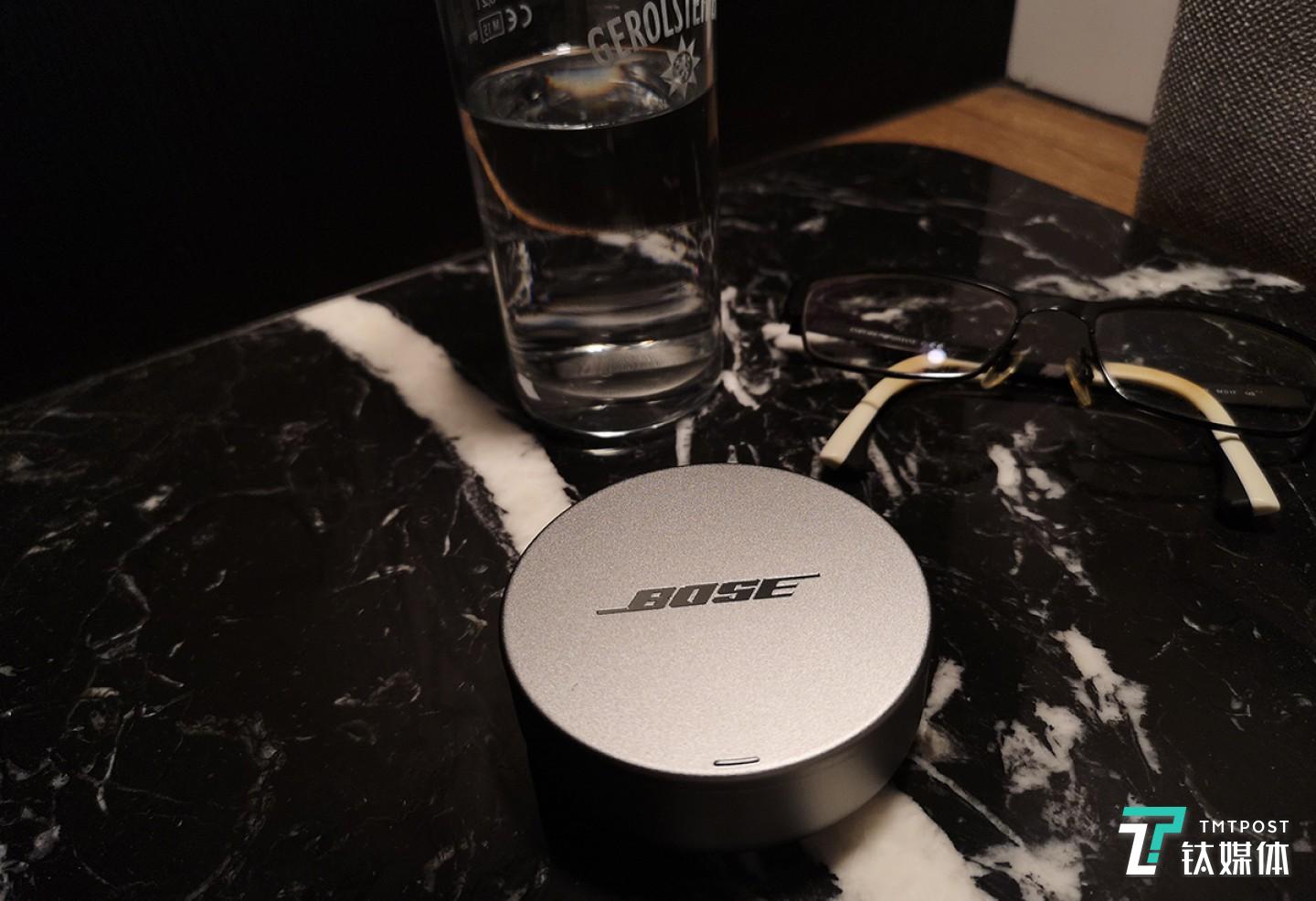 出差的日子里，天天放床头