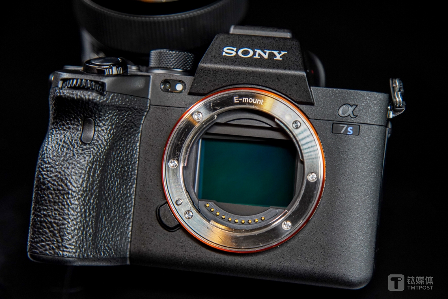 新研发的背照式Exmor R CMOS影像传感器