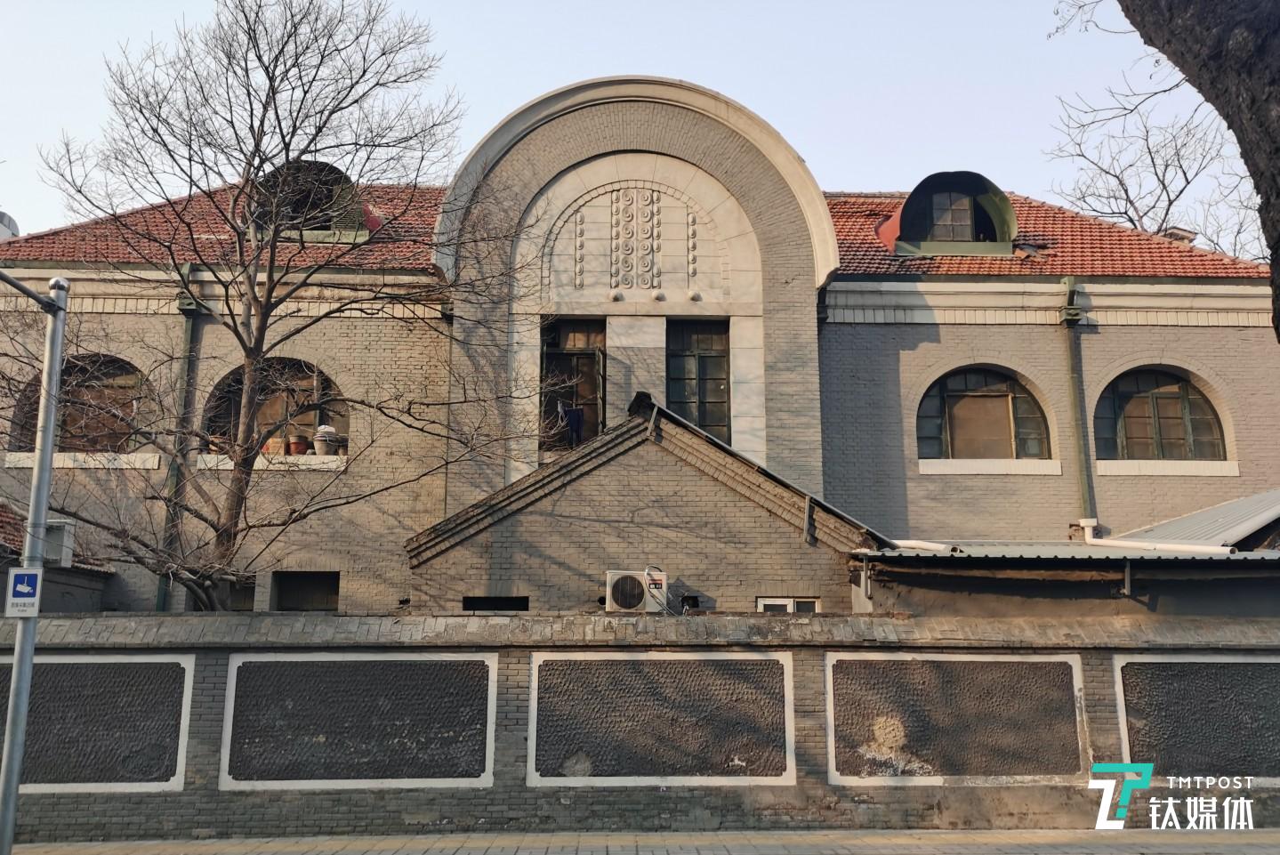 主摄样张-焦距：5.58mm，光圈：f/1.8，快门速度：1/1004。