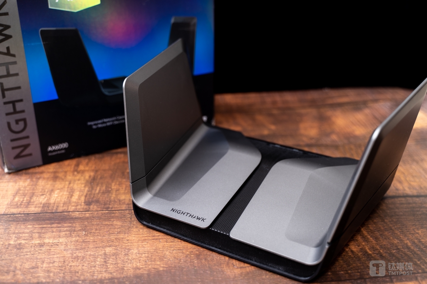 网件RAX80路由器