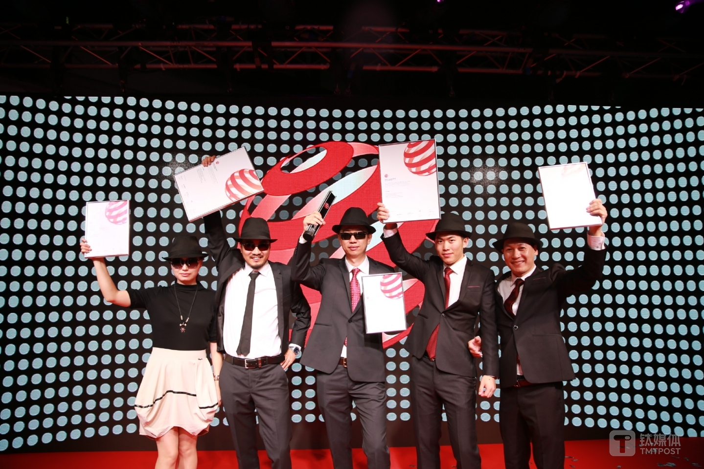 黄建国团队获得了2014年的红点大奖