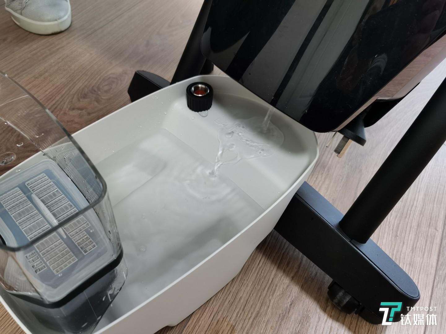 清洗蒸汽炉，放水残留水