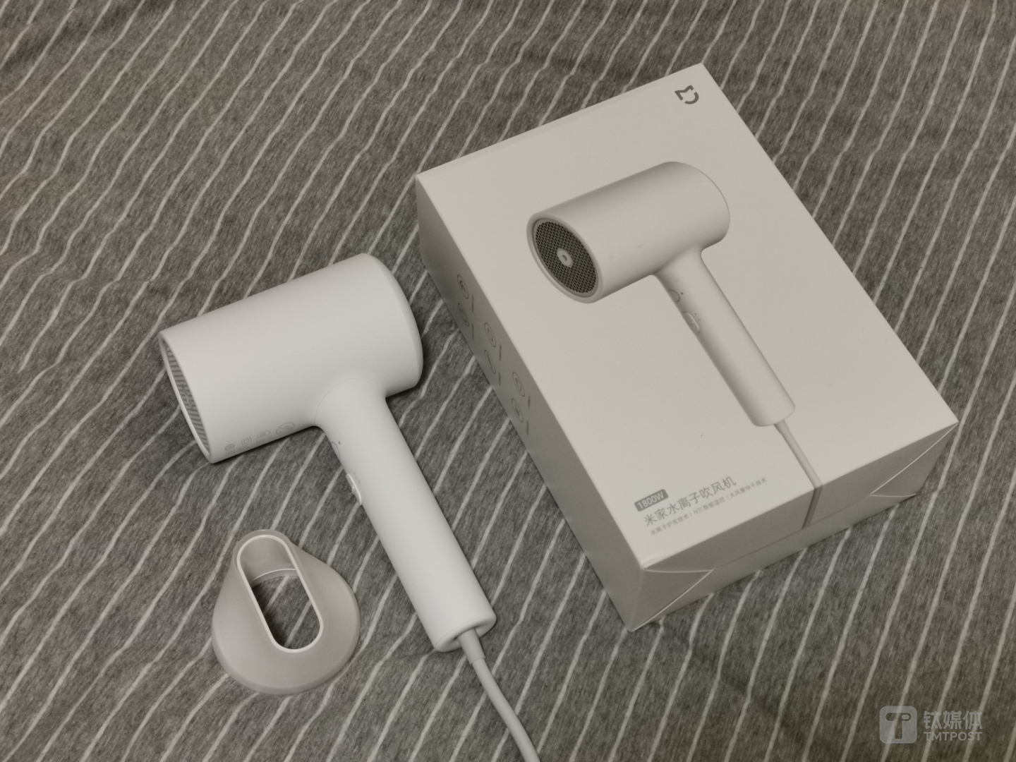 米家水离子吹风机