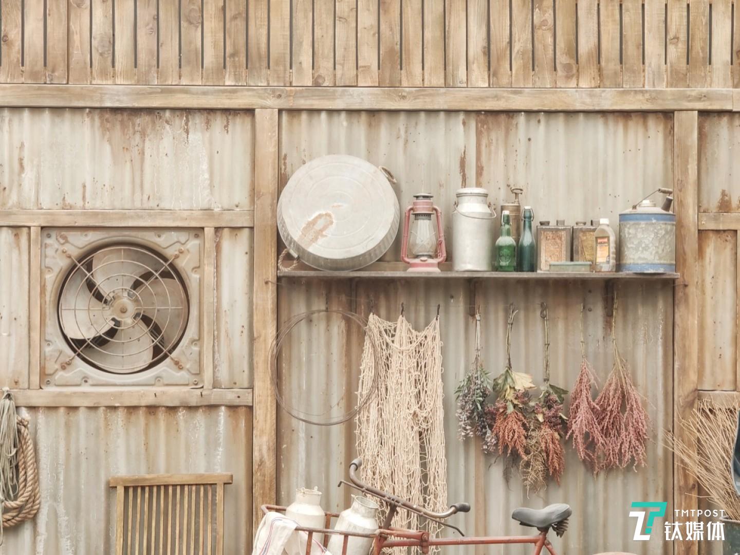 更多样张 焦距：mm 光圈：f/ 快门速度：1/s ISO: