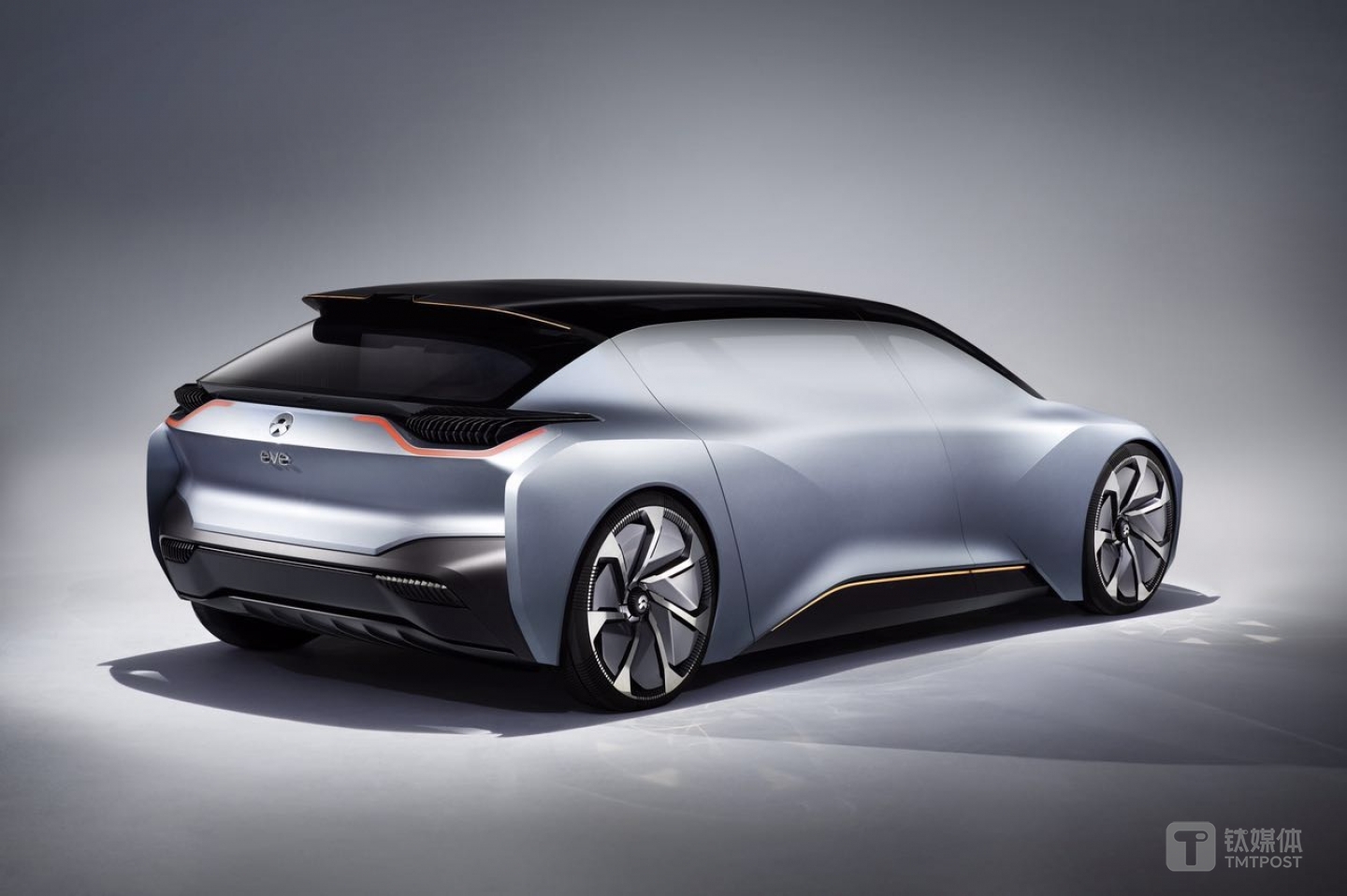 整车流线感很强