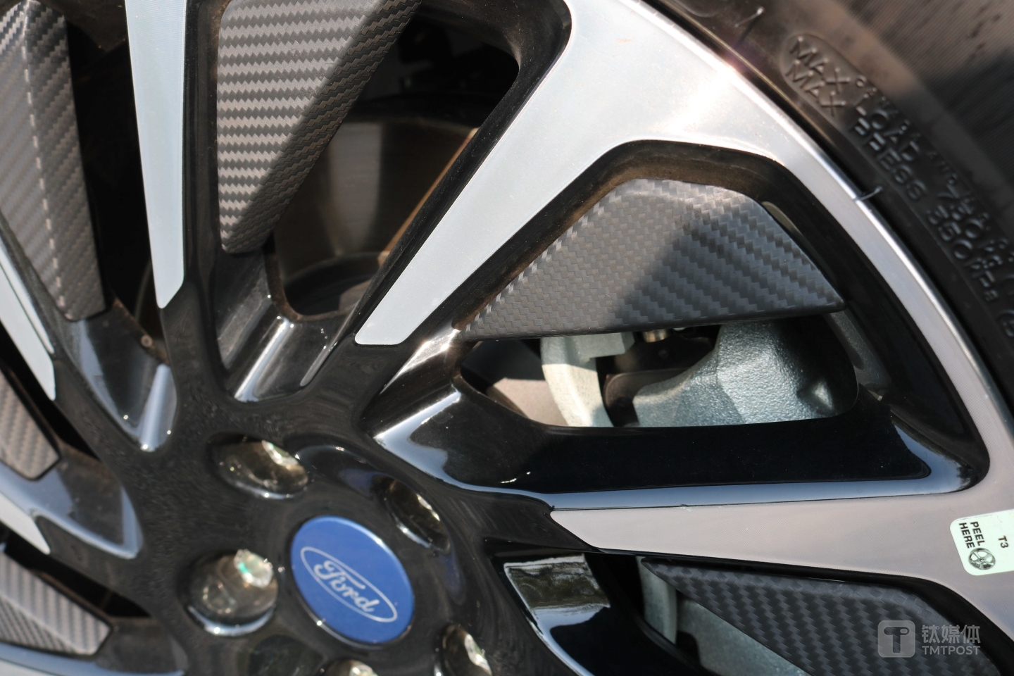 轮毂加装导风翼片