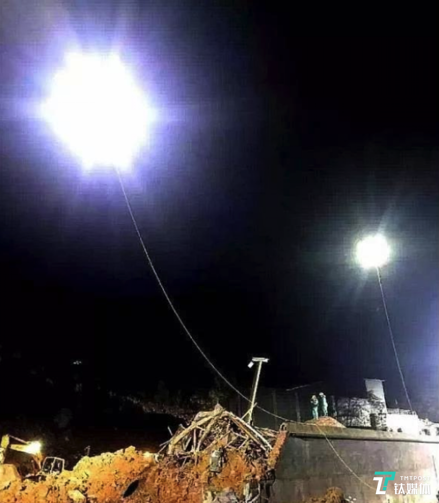 武汉火神山医院照明无人机