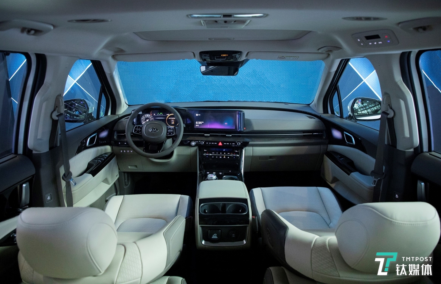 起亚第四代嘉华（Carnival）内饰