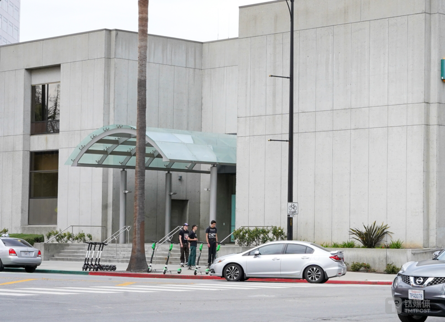 街头共享滑板车，图片拍摄/丁诗贝