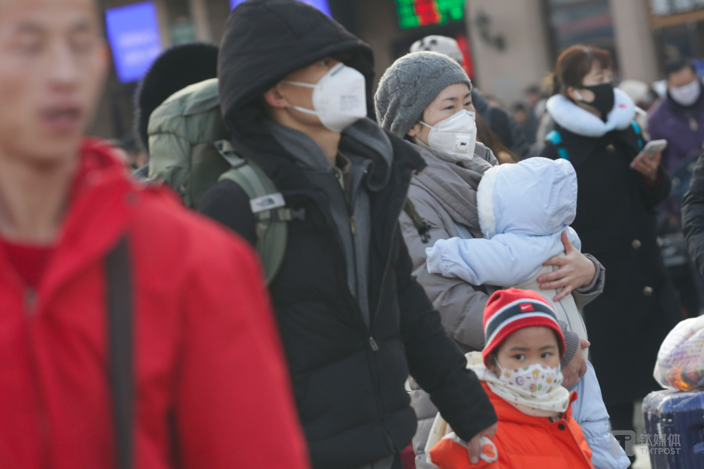 1月21日8:47，北京火车站，赶路的旅客。（图/钛媒体 孙林徽）