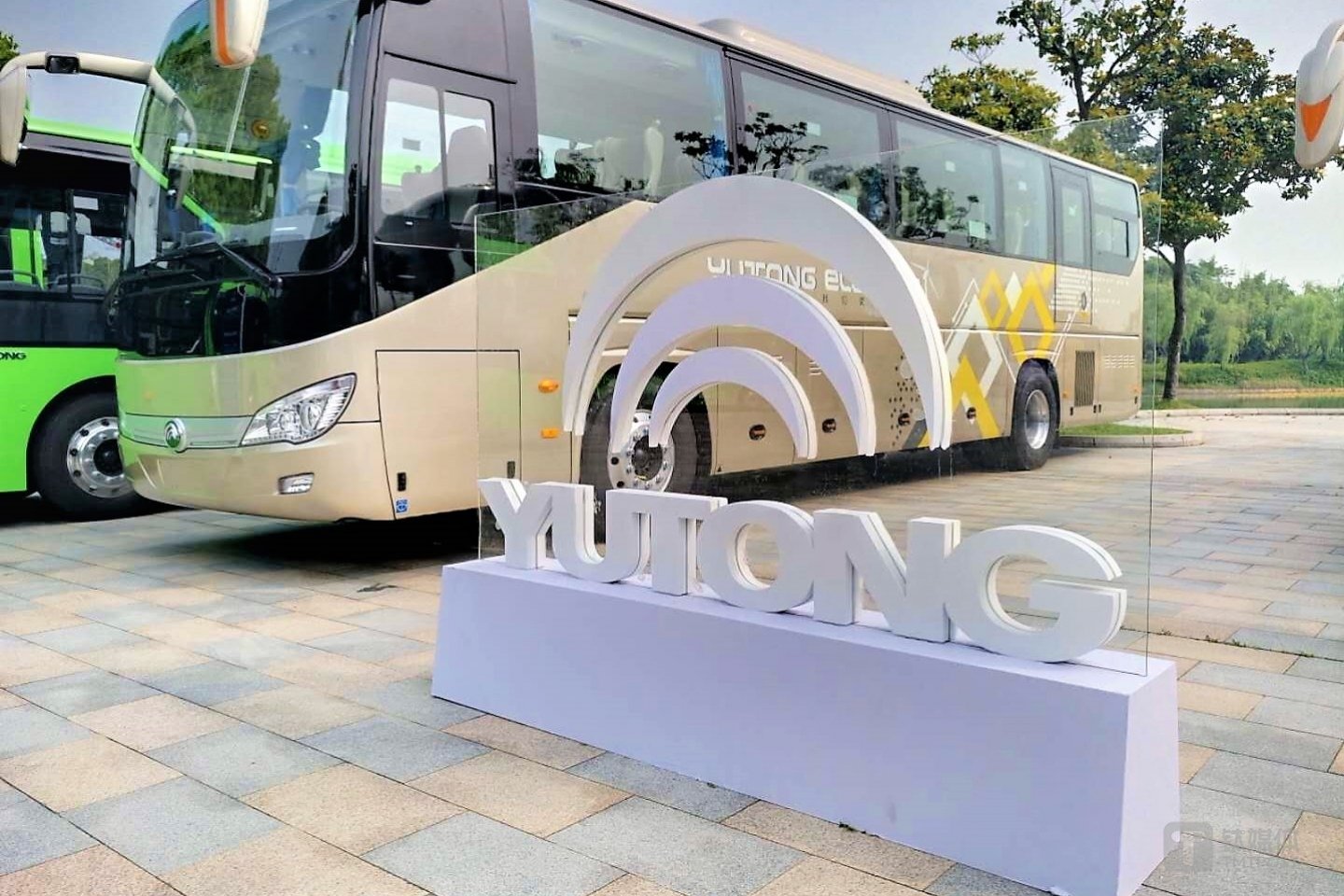 宇通活动现场展示全系纯电动巴士