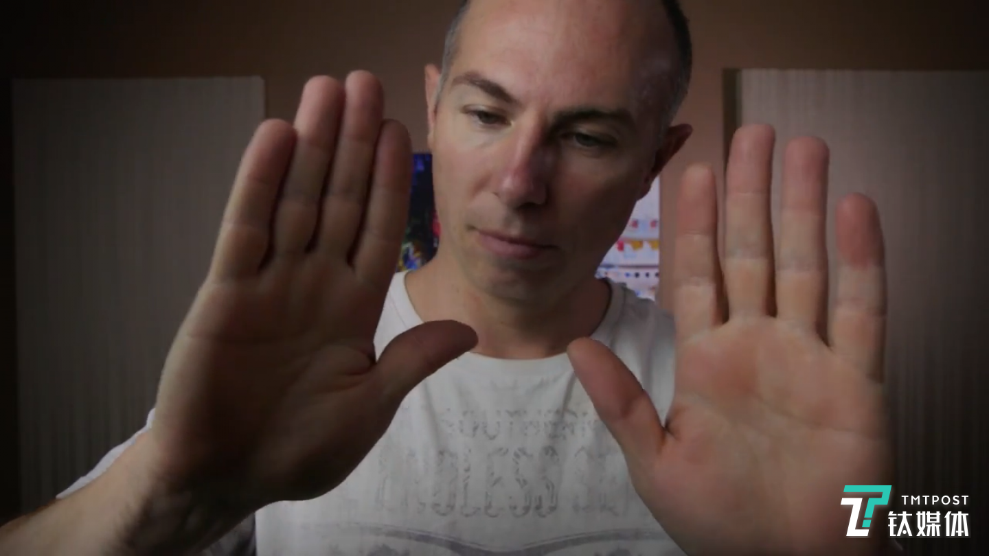 &ldquo;德叔&rdquo;正在&ldquo;玩手&rdquo;