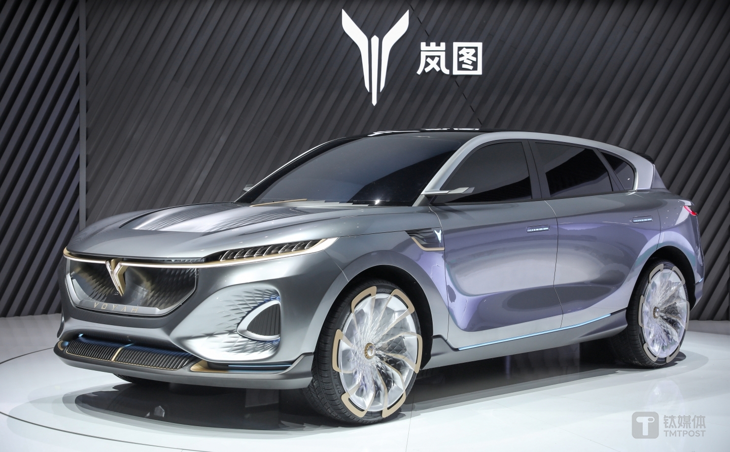 全新概念车岚图 iFree亮相