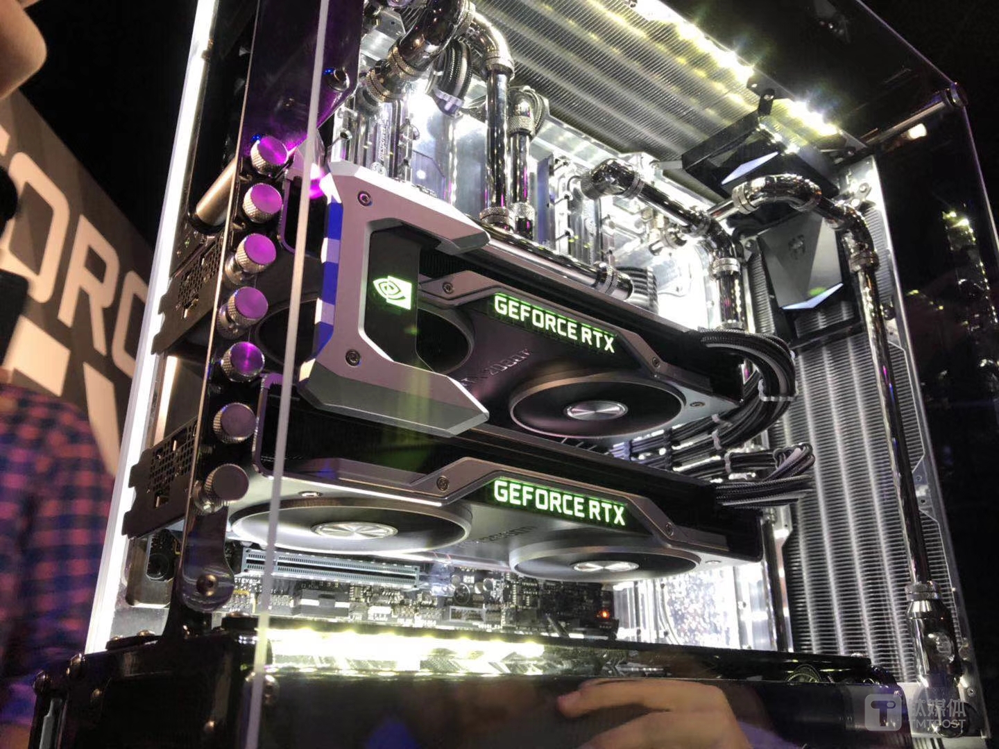 两块SLI的RTX 2080 Ti显卡