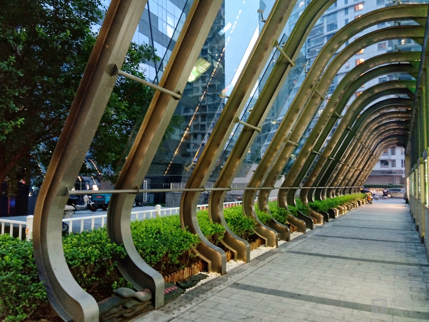 焦距：mm 光圈：f/ 快门速度：1/s ISO: