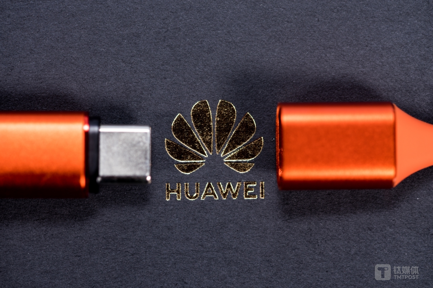 Type-C可以直接插入手机充电