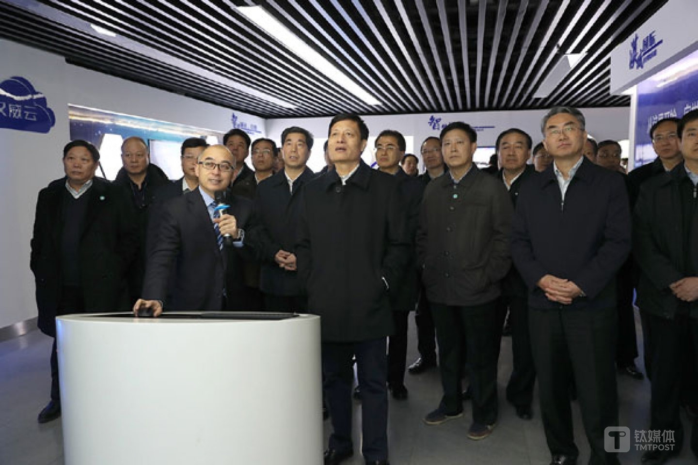 汉威任红军展示智慧城市综合解决方案