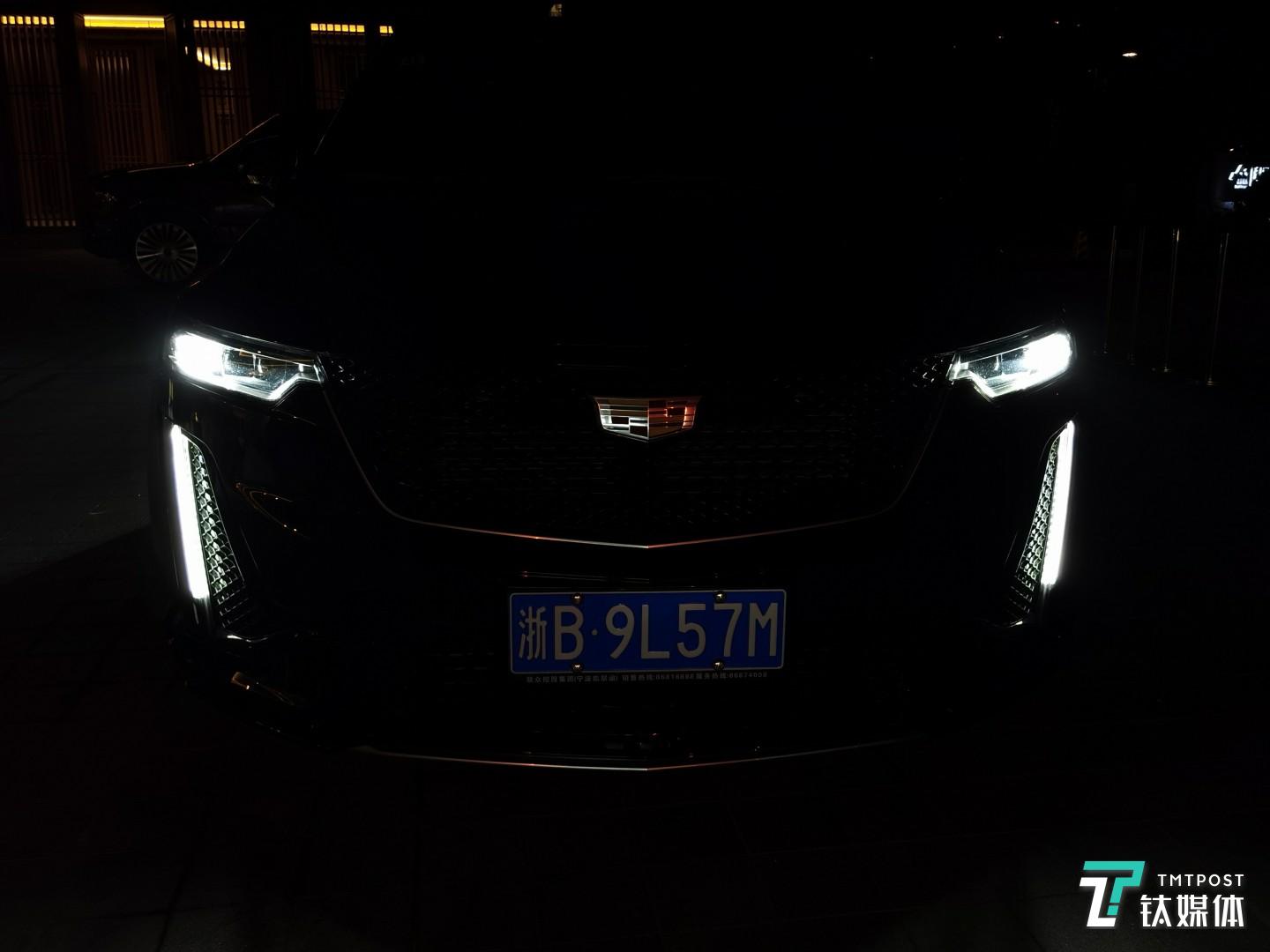 CT6 LED大灯组展示