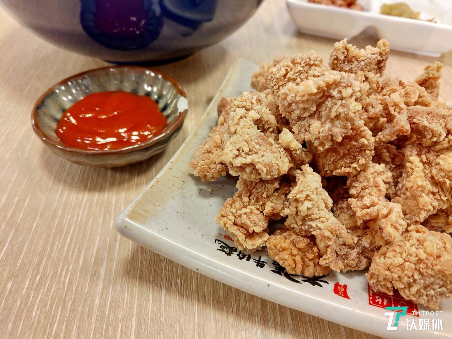 更多样张焦距:4.25mm 光圈:f/1.7 快门速度:1/s ISO: