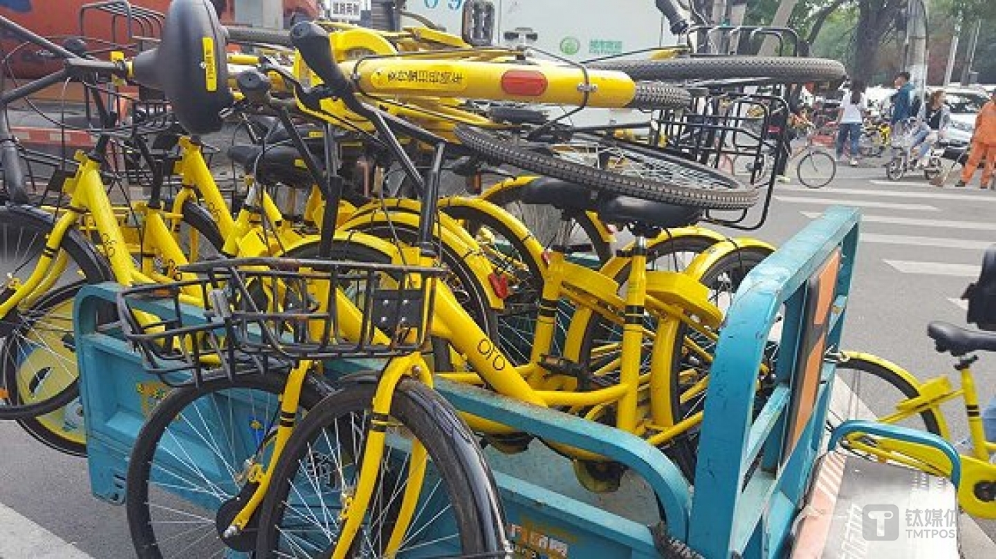 孙斌准备把这些多余的车拉到燕莎