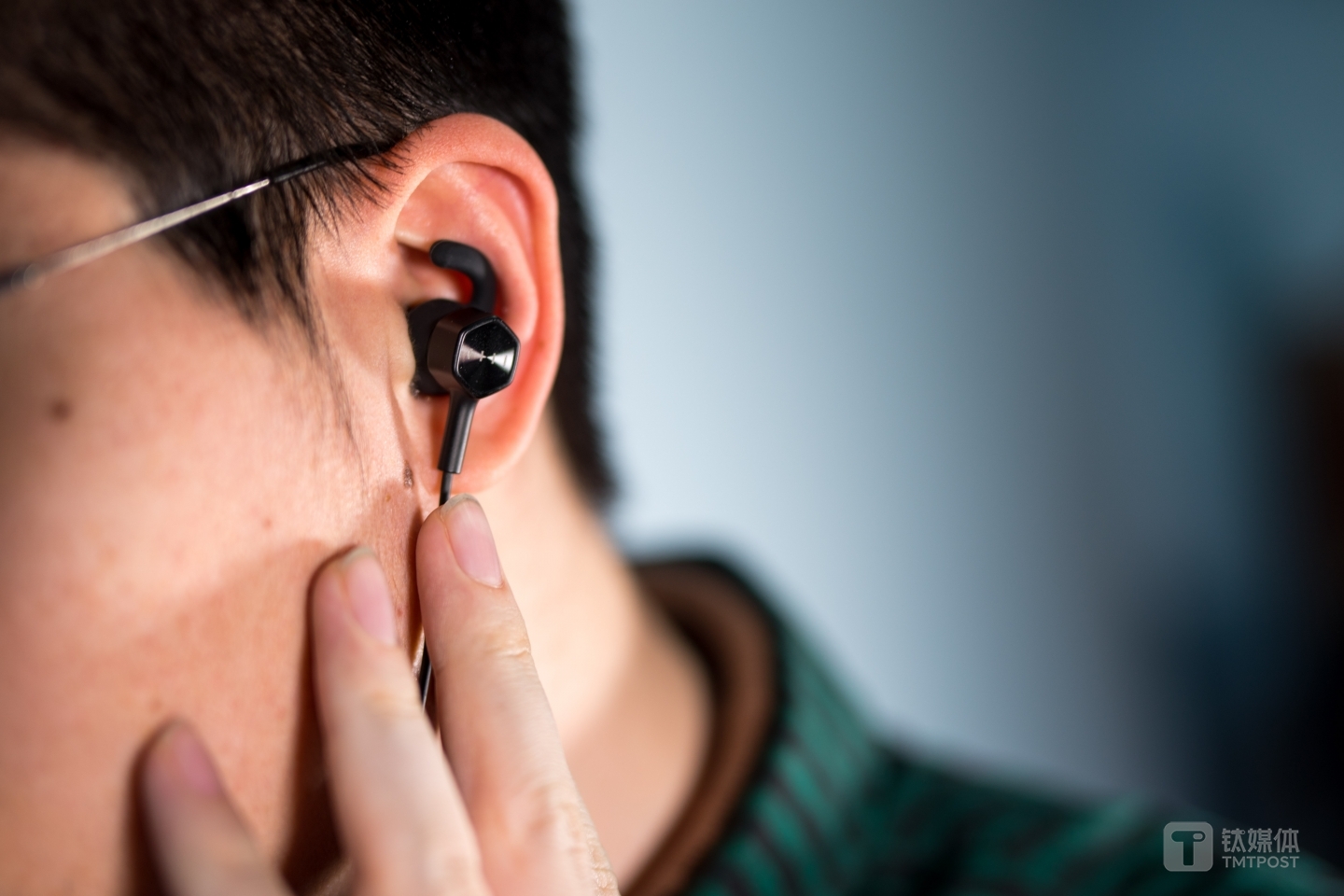 17g重量基本可以实现无感佩戴