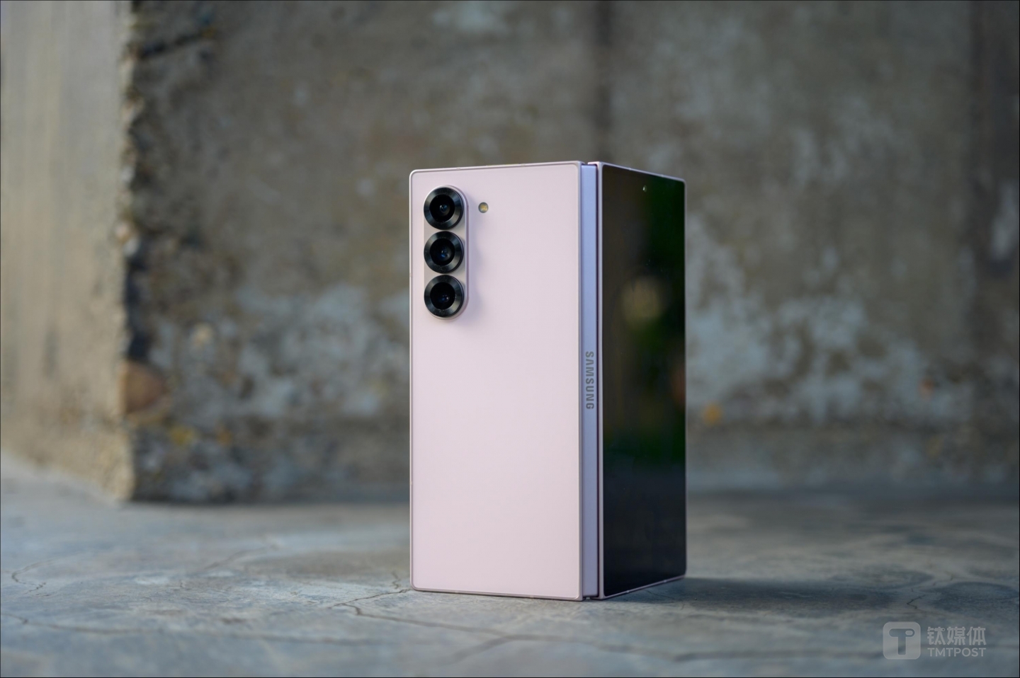 三星Galaxy Z Fold 6（图片来源：钛媒体APP作者邓剑云拍摄）