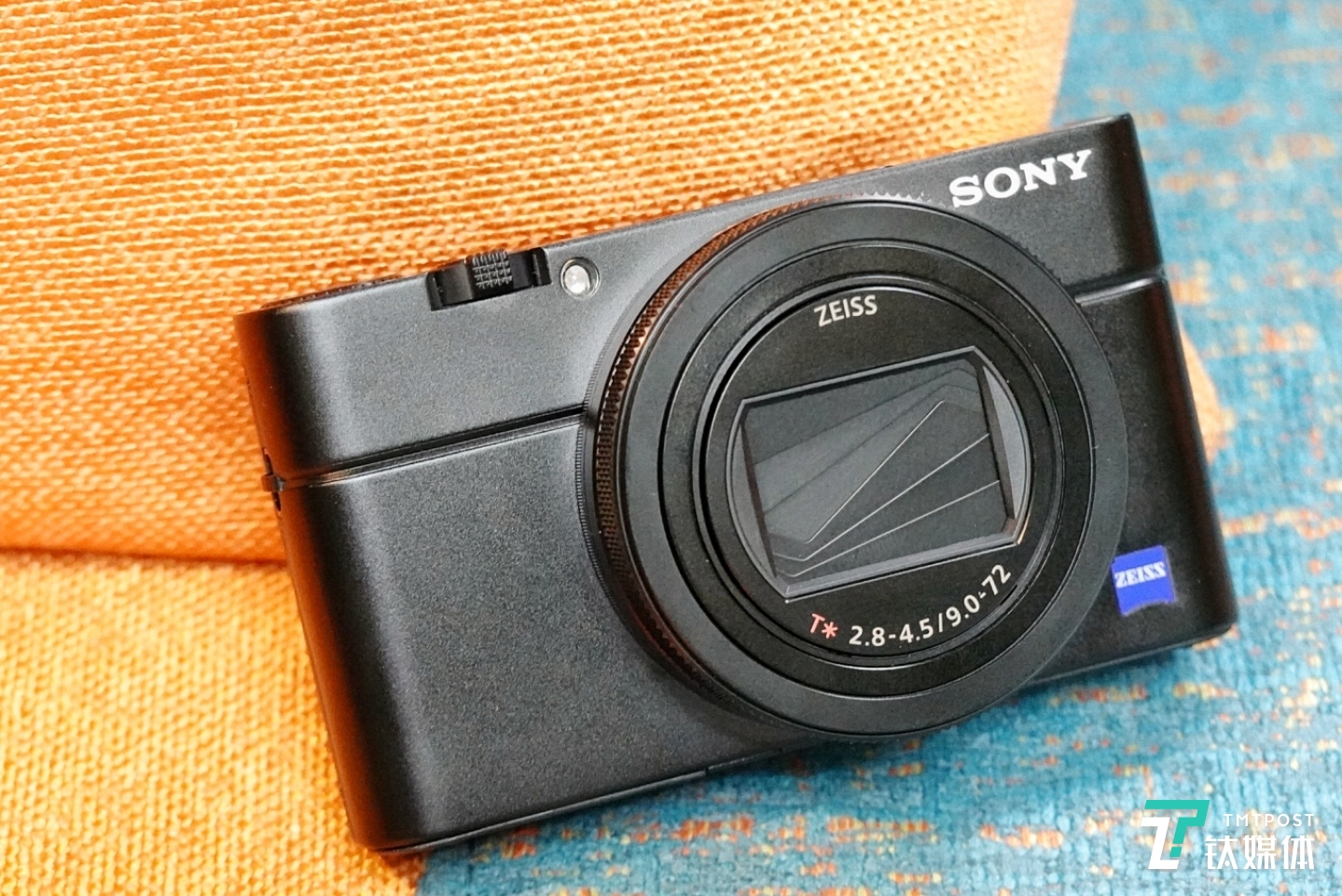 索尼黑卡RX100M6数码相机