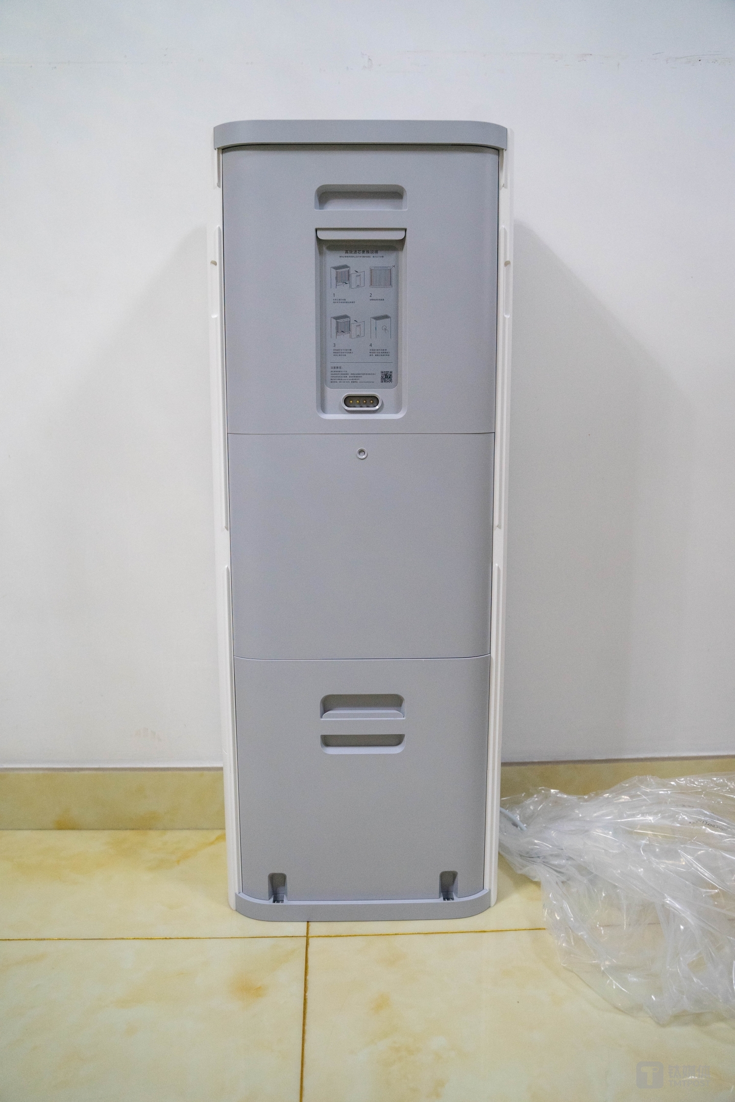 采用三层滤网磁吸式前盖设计