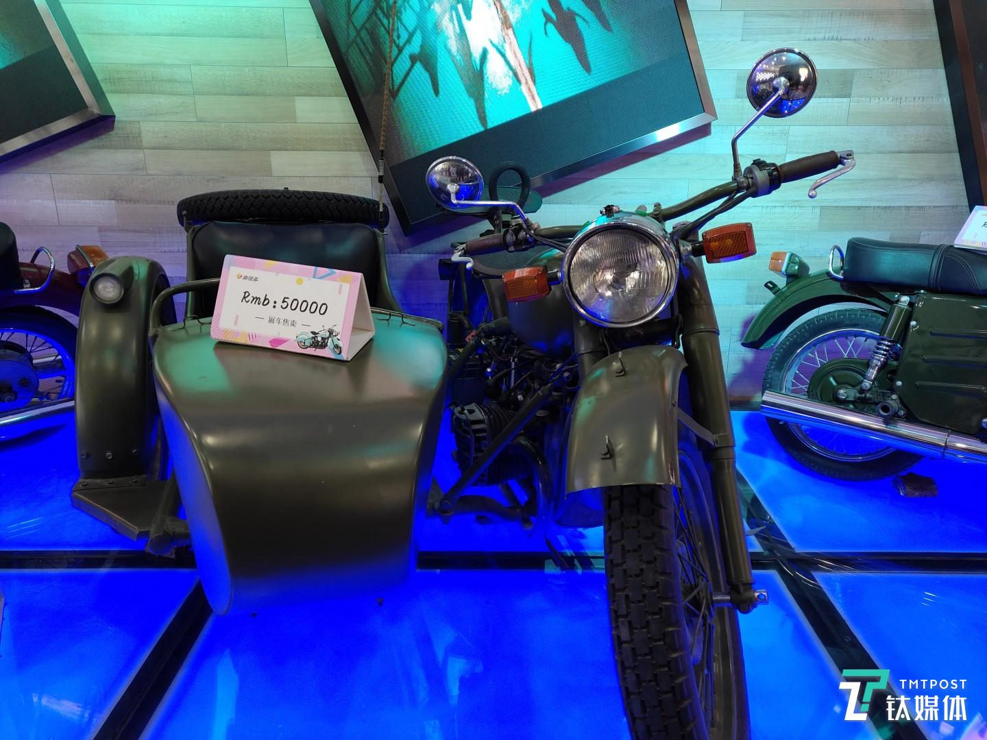 焦距：30mm 光圈：f/1.8 快门速度：1/50s ISO:150