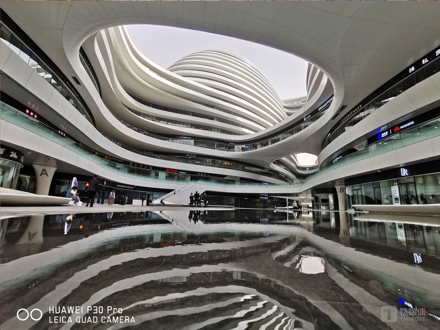 更多样张  焦距：mm（等效35mm焦距） 光圈：f/ 快门速度：1/s ISO: