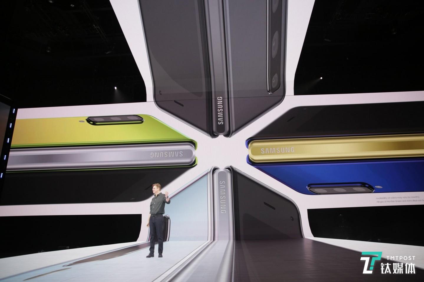 Galaxy Fold：多彩转轴，尽显您的品味