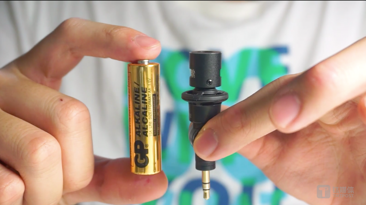 大小仅为一节5号电池的AT9912