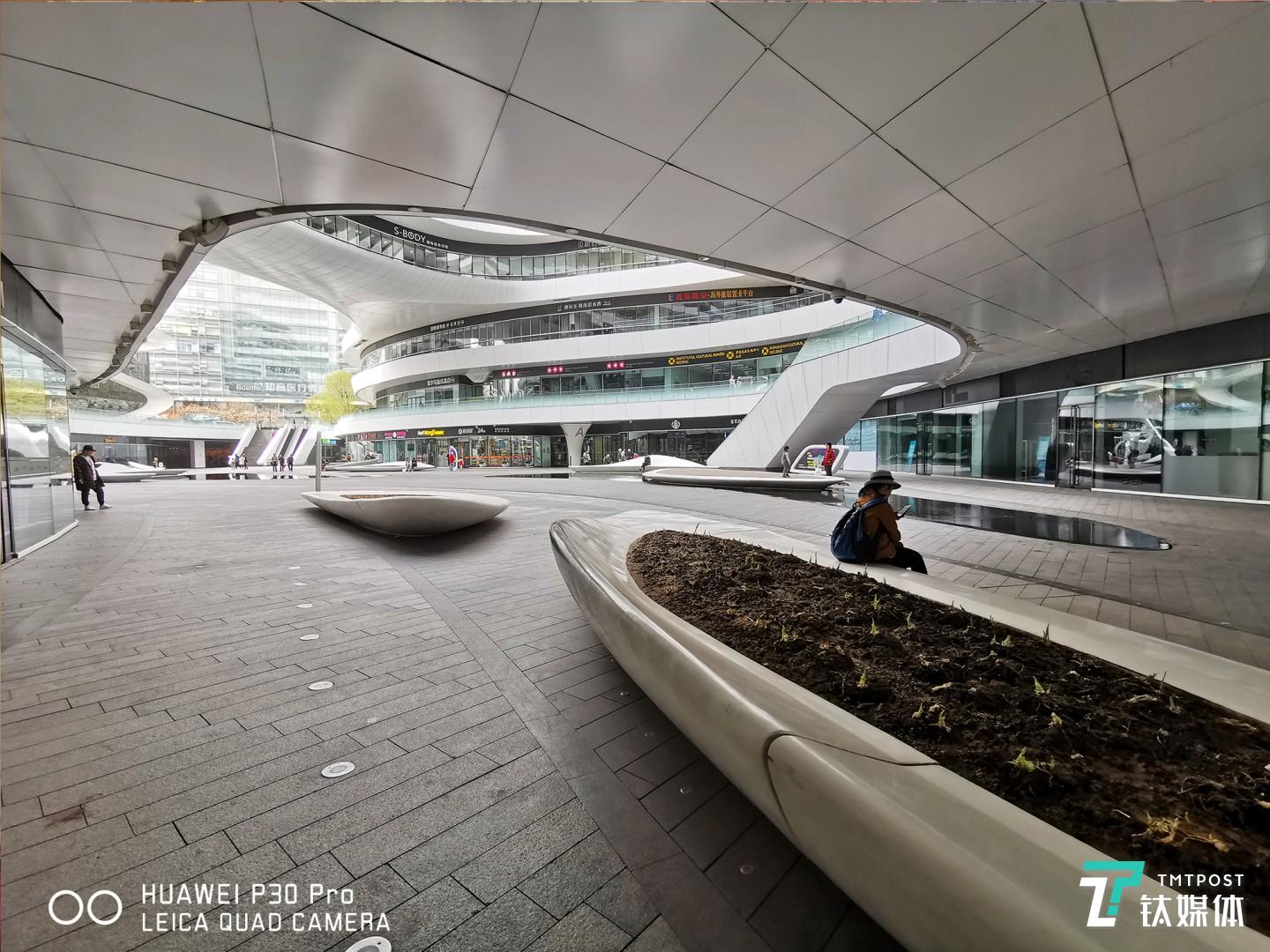 更多样张 焦距：4.36mm 光圈：f/1.8 快门速度：1/25s ISO:194