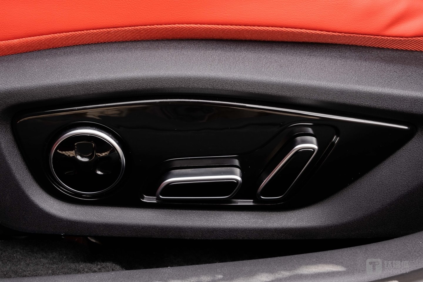 驾驶座椅调节功能