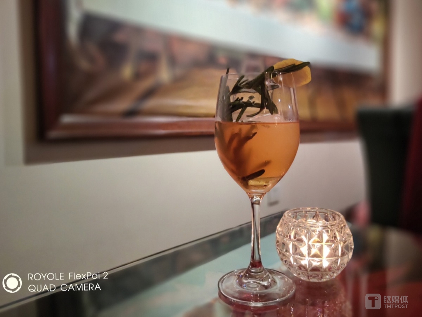 更多实拍样张 焦距：3.3mm 光圈：f/2.2 快门速度：1/33s ISO:1250