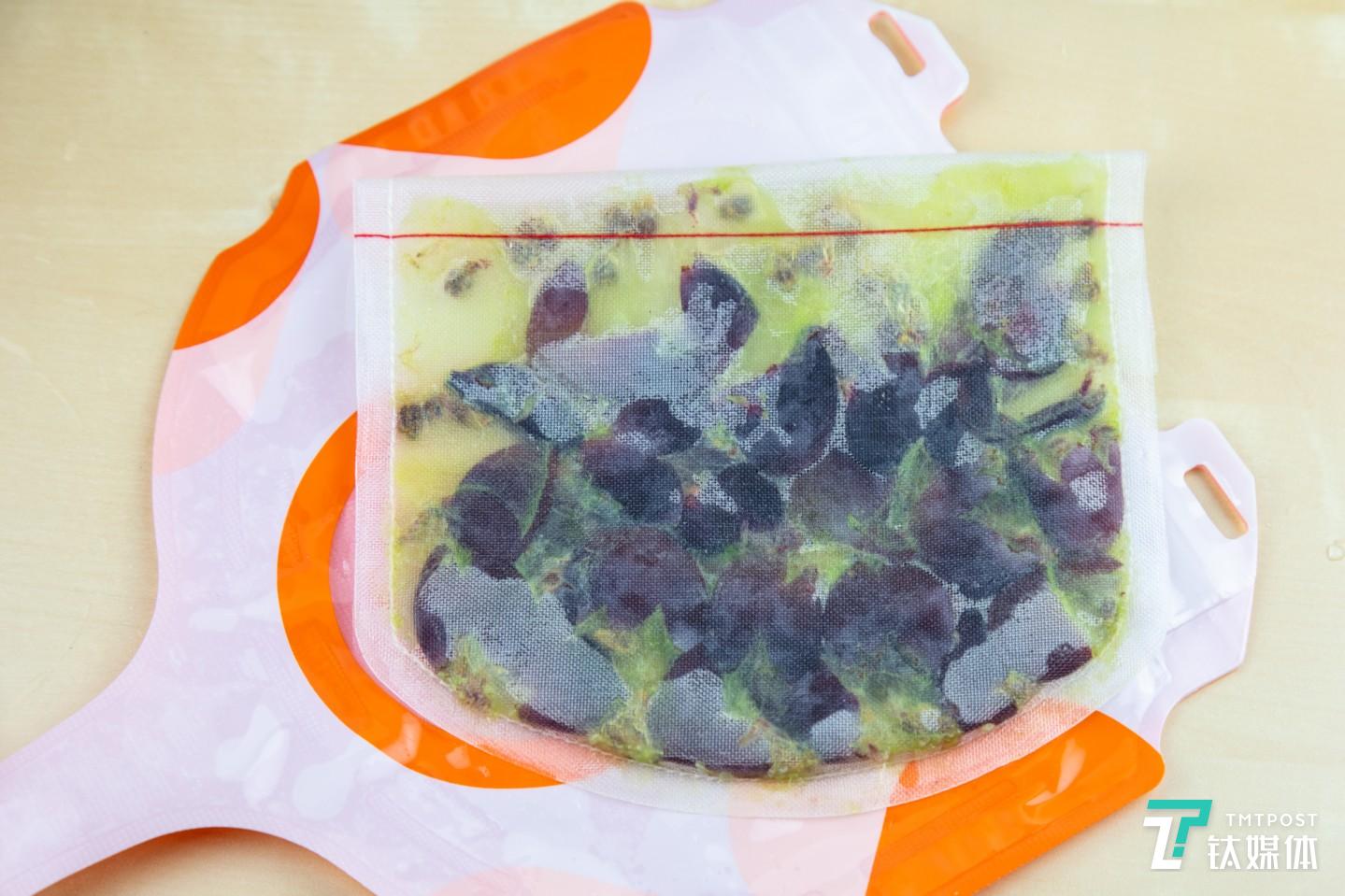 压榨后的果蔬袋