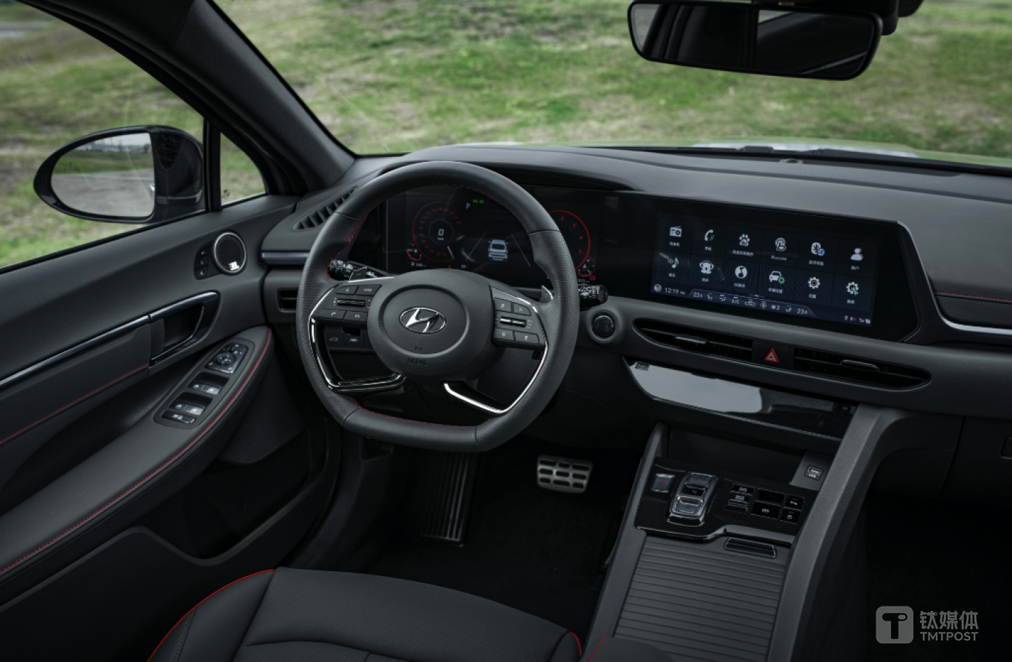 智慧连体双屏显示系统