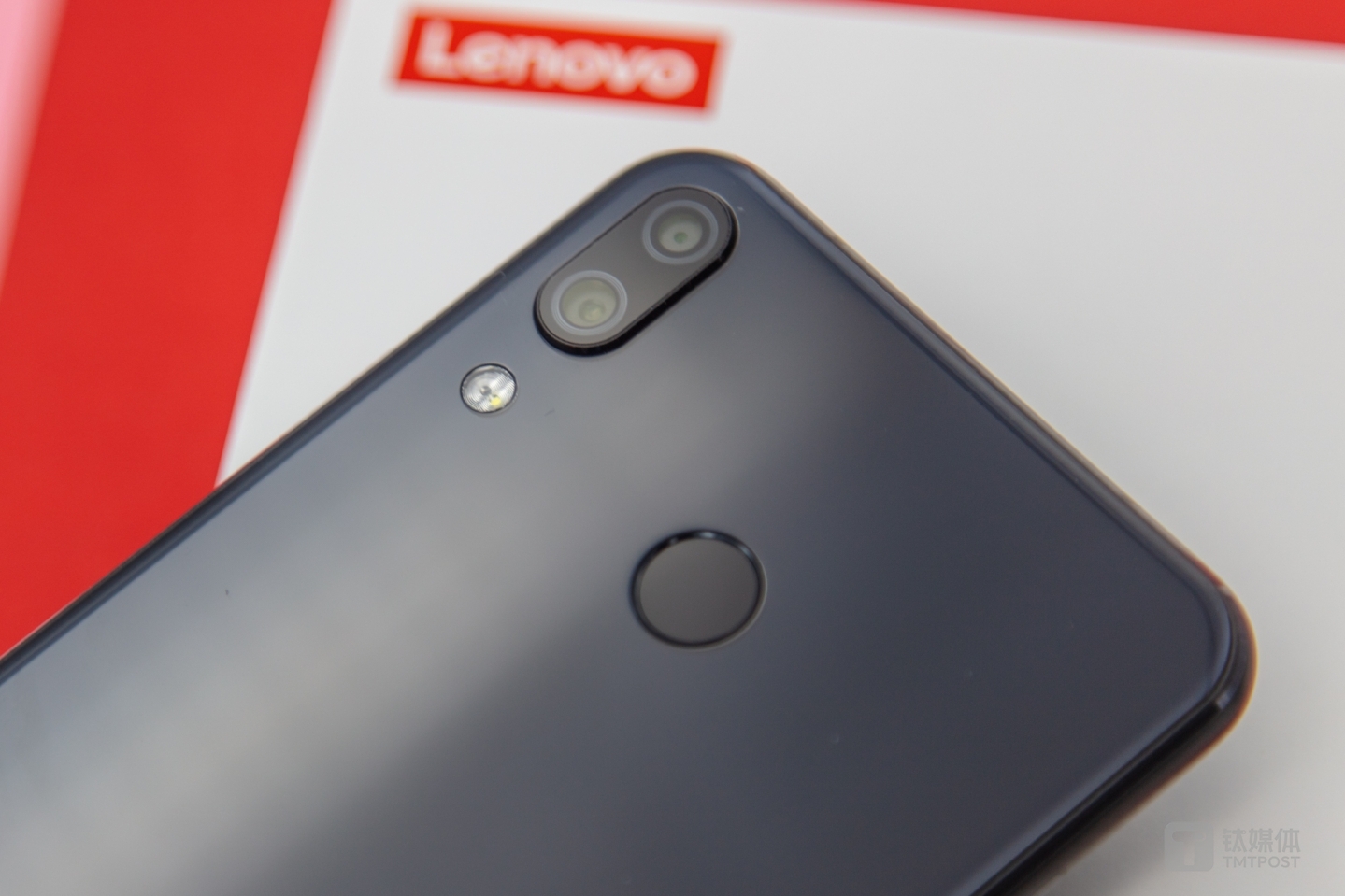 后置1600万+ 800万像素双摄像头