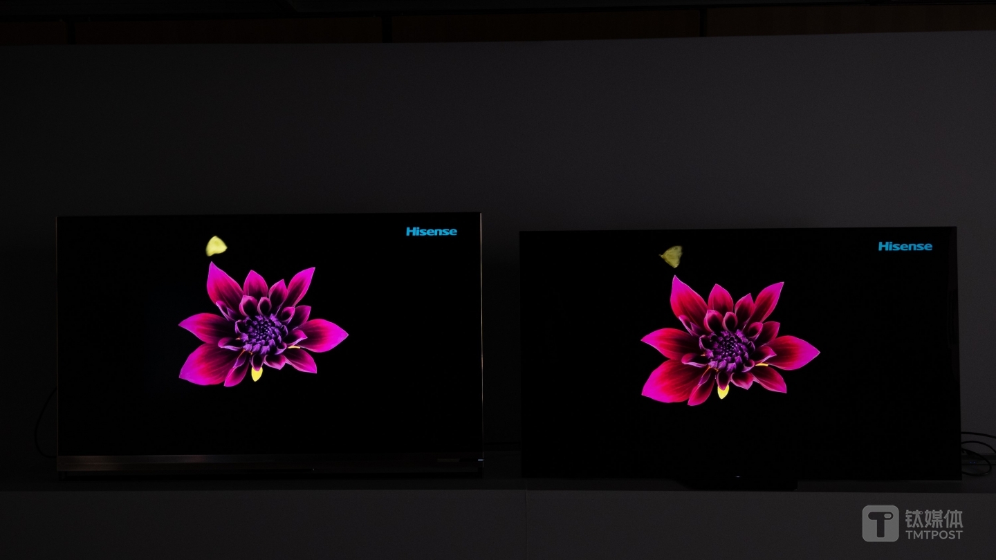 暗场对比（左为叠屏，右为OLED）