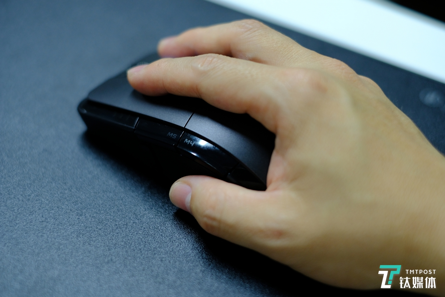 小米游戏鼠标-上手