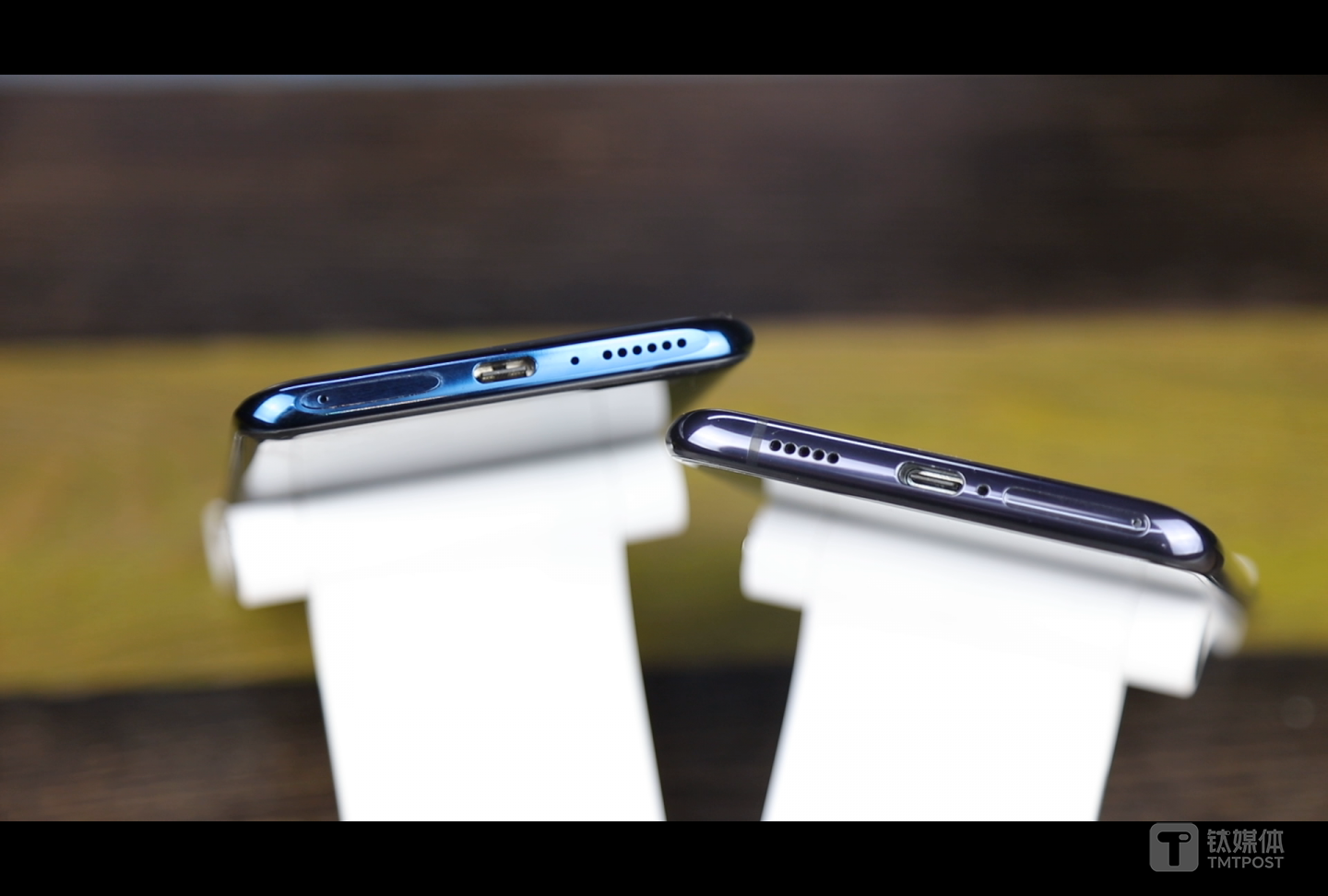 左：OPPO Find X 右：vivo NEX