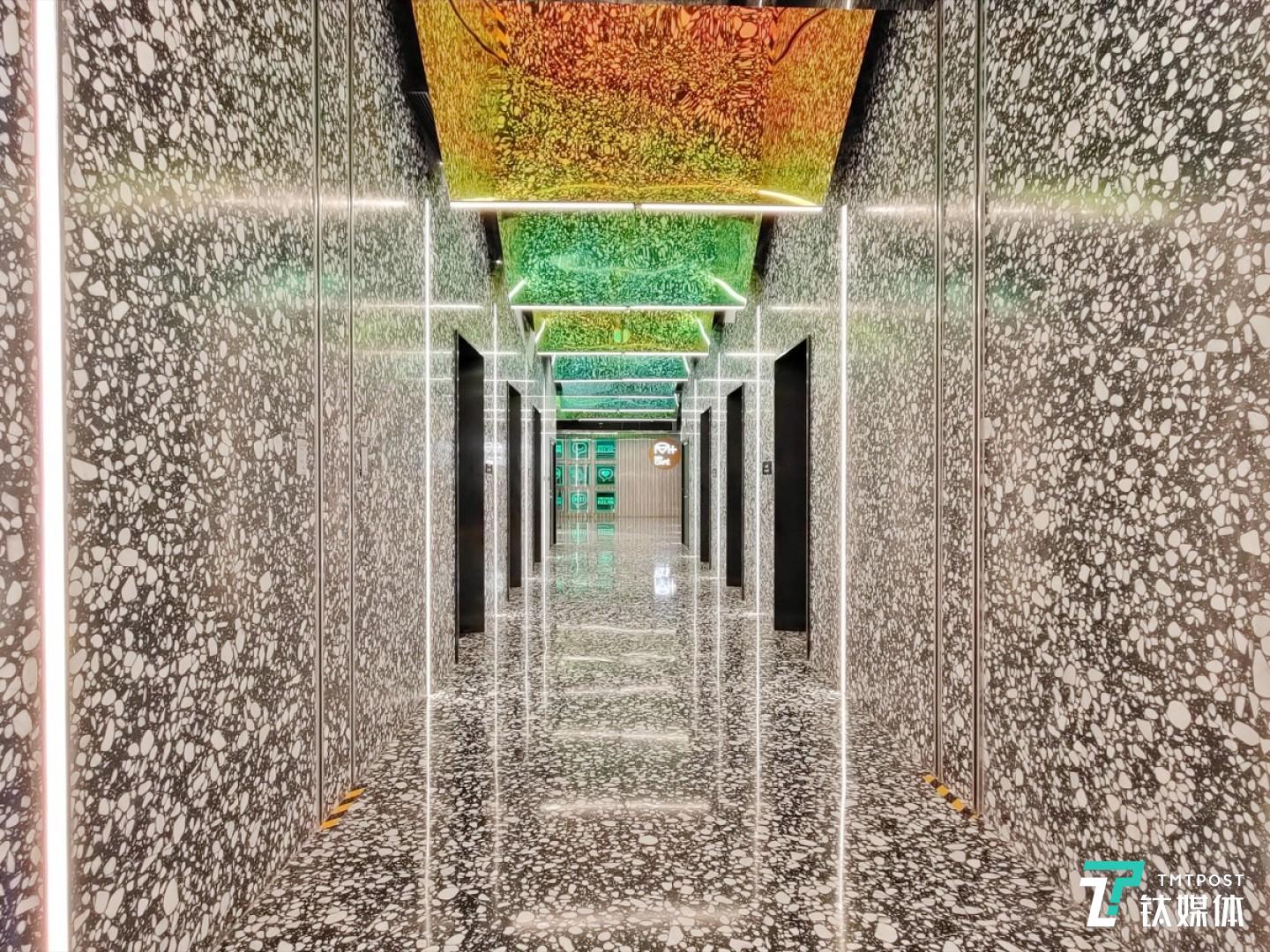 更多样张 焦距：mm 光圈：f/ 快门速度：1/s ISO: